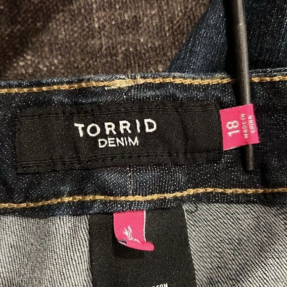 Torrid Ankle Skinny Jeans, Mid-Rise, Lightly Distressed, Dark Wash - Picture 9 of 11